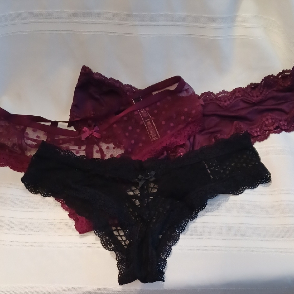 NWOT  Cheeky Elegant Lace Intimates Set - Black and Burgundy